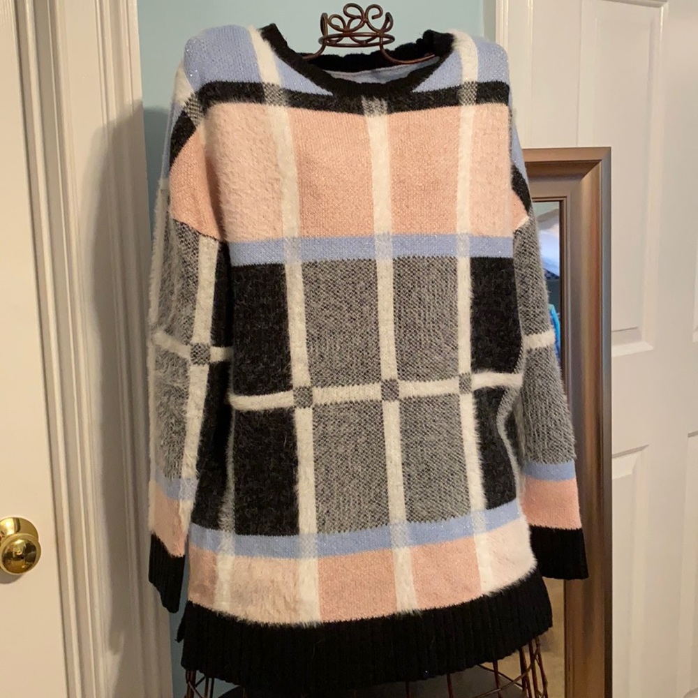 Elle Fuzzy Sweater EUC